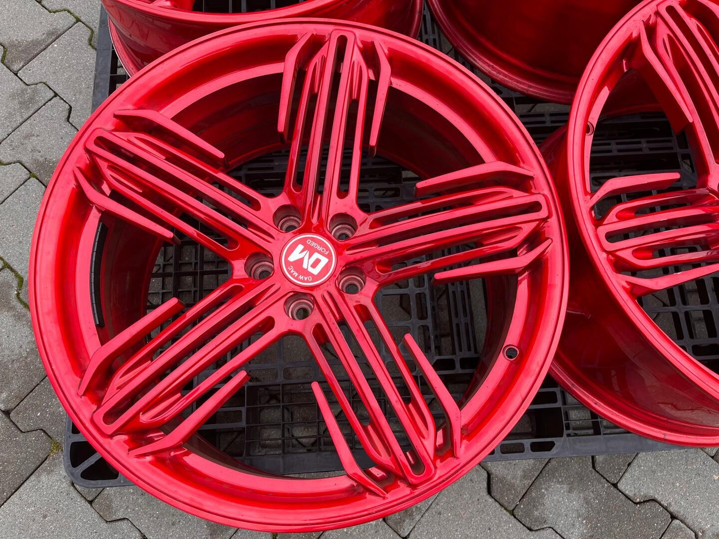Dawmac Forged 20'' 9,5J ET20 + 10,5J ET13 5x112 Candy Red - obrazek 3