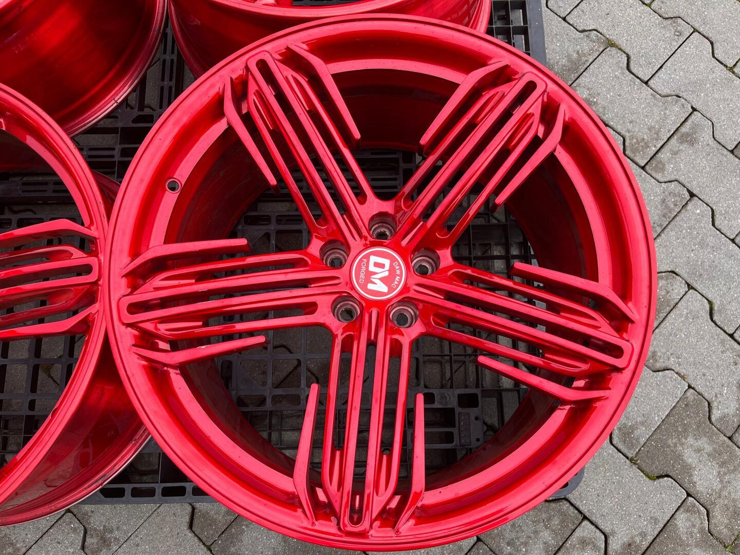 Dawmac Forged 20'' 9,5J ET20 + 10,5J ET13 5x112 Candy Red - obrazek 4