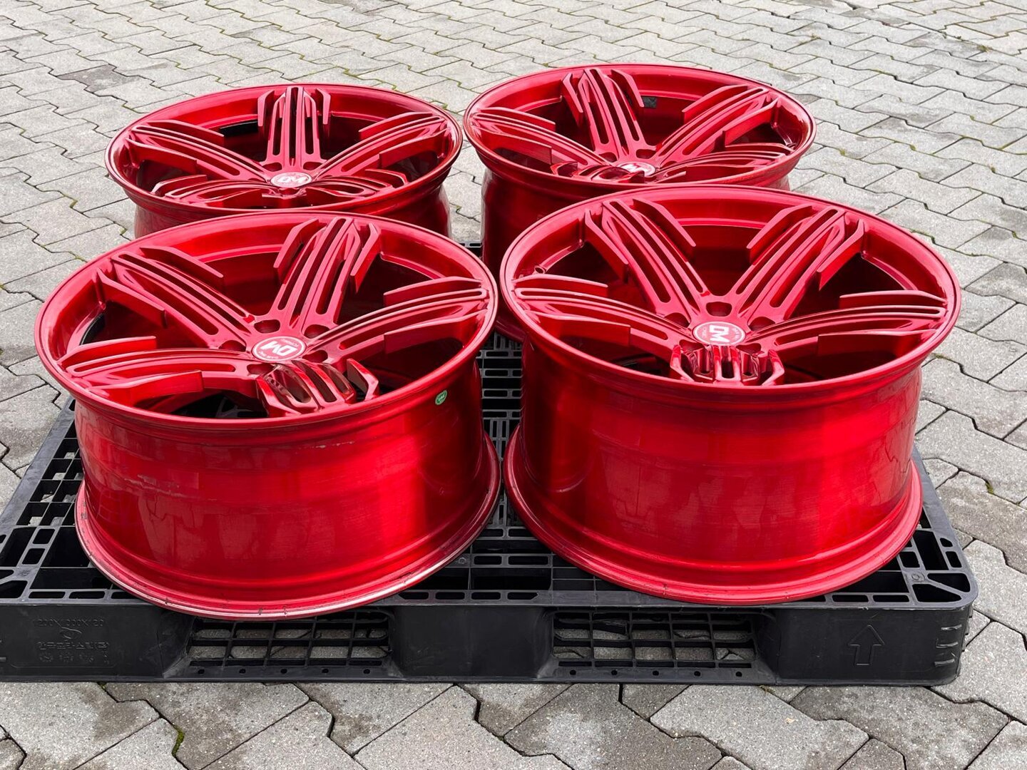 Dawmac Forged 20'' 9,5J ET20 + 10,5J ET13 5x112 Candy Red - obrazek 8