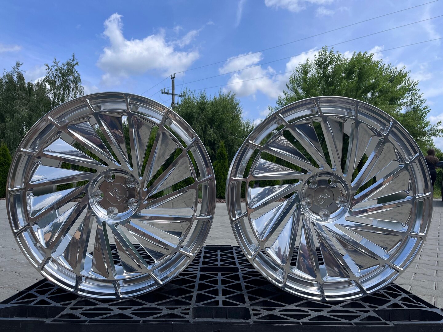 Dawmac Forged 22" 9,5J ET43 + 11J ET47 5x112 Silver Polished - obrazek 2