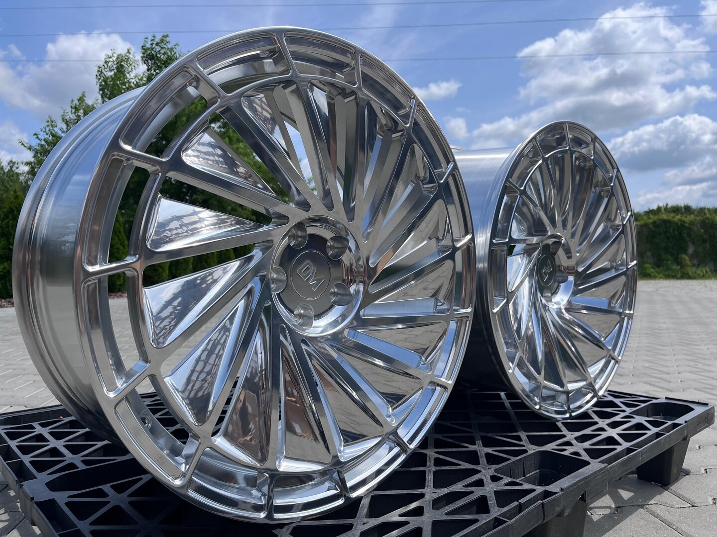 Dawmac Forged 22" 9,5J ET43 + 11J ET47 5x112 Silver Polished - obrazek 3