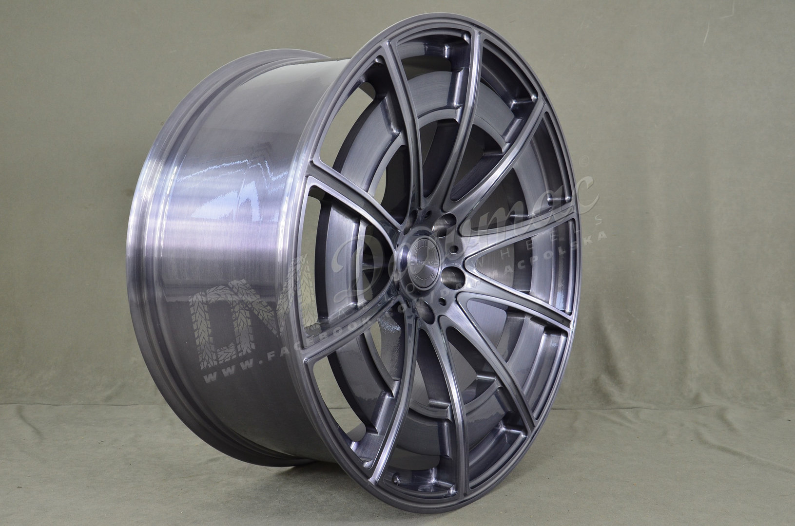 Dawmac Forged FS725 23" 10,5J ET8 + 10,5J ET13 5x130 Dark Grey Brushed - obrazek 4