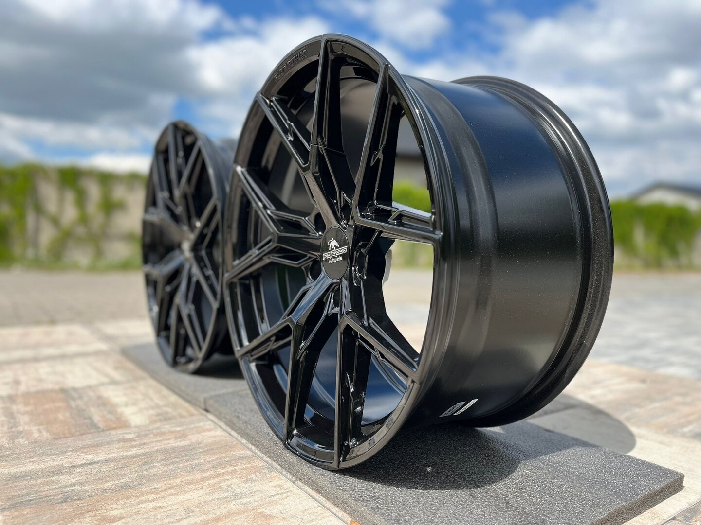 Forzza Gravity 19" 8,5J ET32 + 9,5J ET38 5x120 Black - obrazek 5