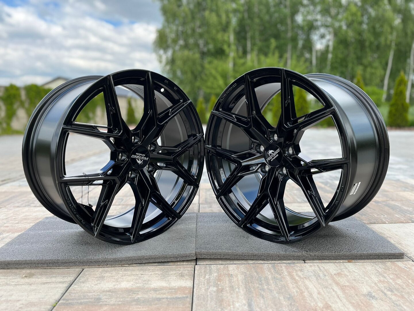 Forzza Gravity 19" 8,5J ET42 + 9,5J ET40 5x114,3 Black - obrazek 3