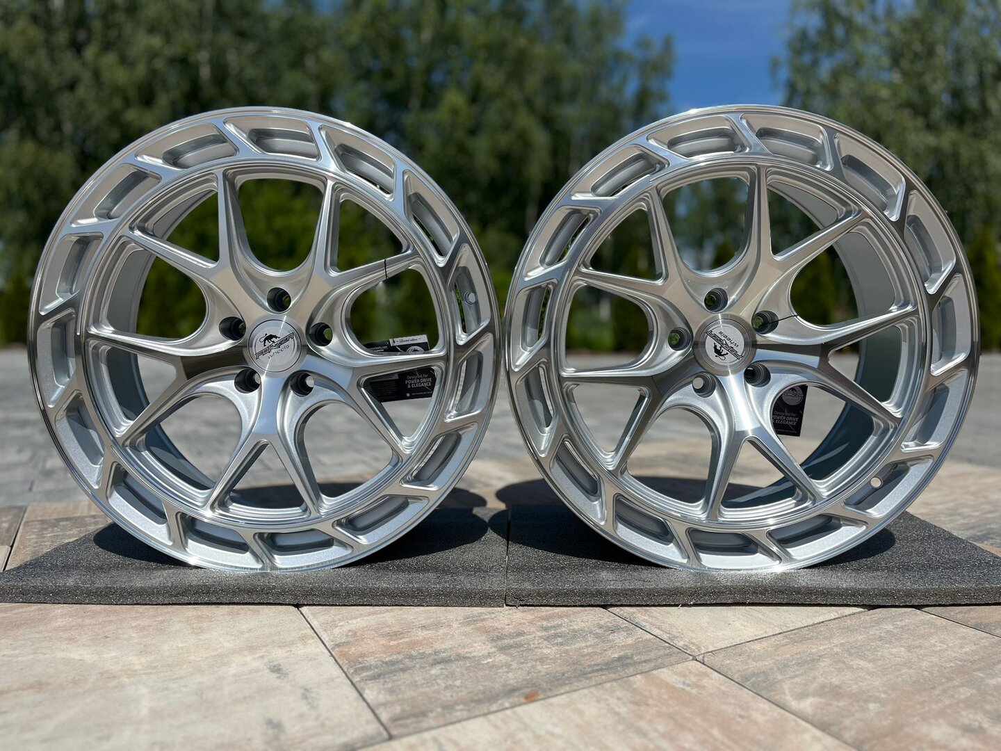 Forzza Saturn 20" 8,5J ET26 + 10J ET40 5x112 Silver Machined Face - obrazek 2