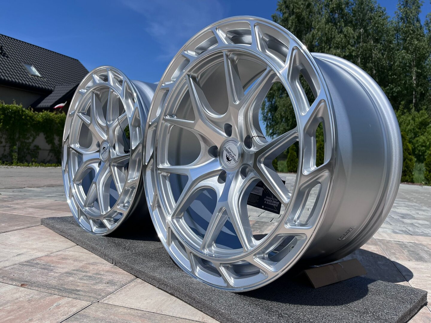 Forzza Saturn 20" 8,5J ET26 + 10J ET40 5x112 Silver Machined Face - obrazek 6