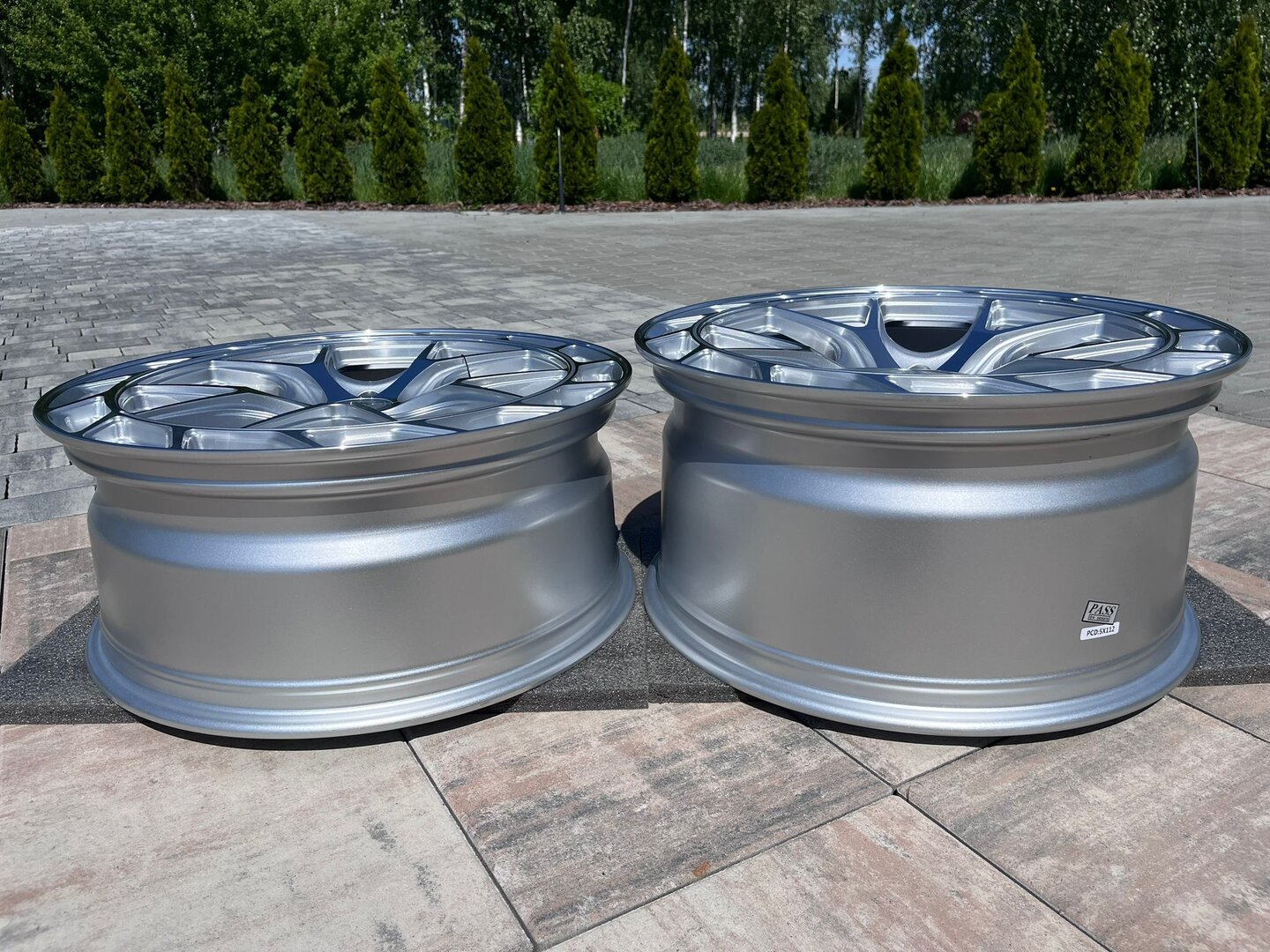 Forzza Saturn 20" 8,5J ET26 + 10J ET40 5x112 Silver Machined Face - obrazek 8