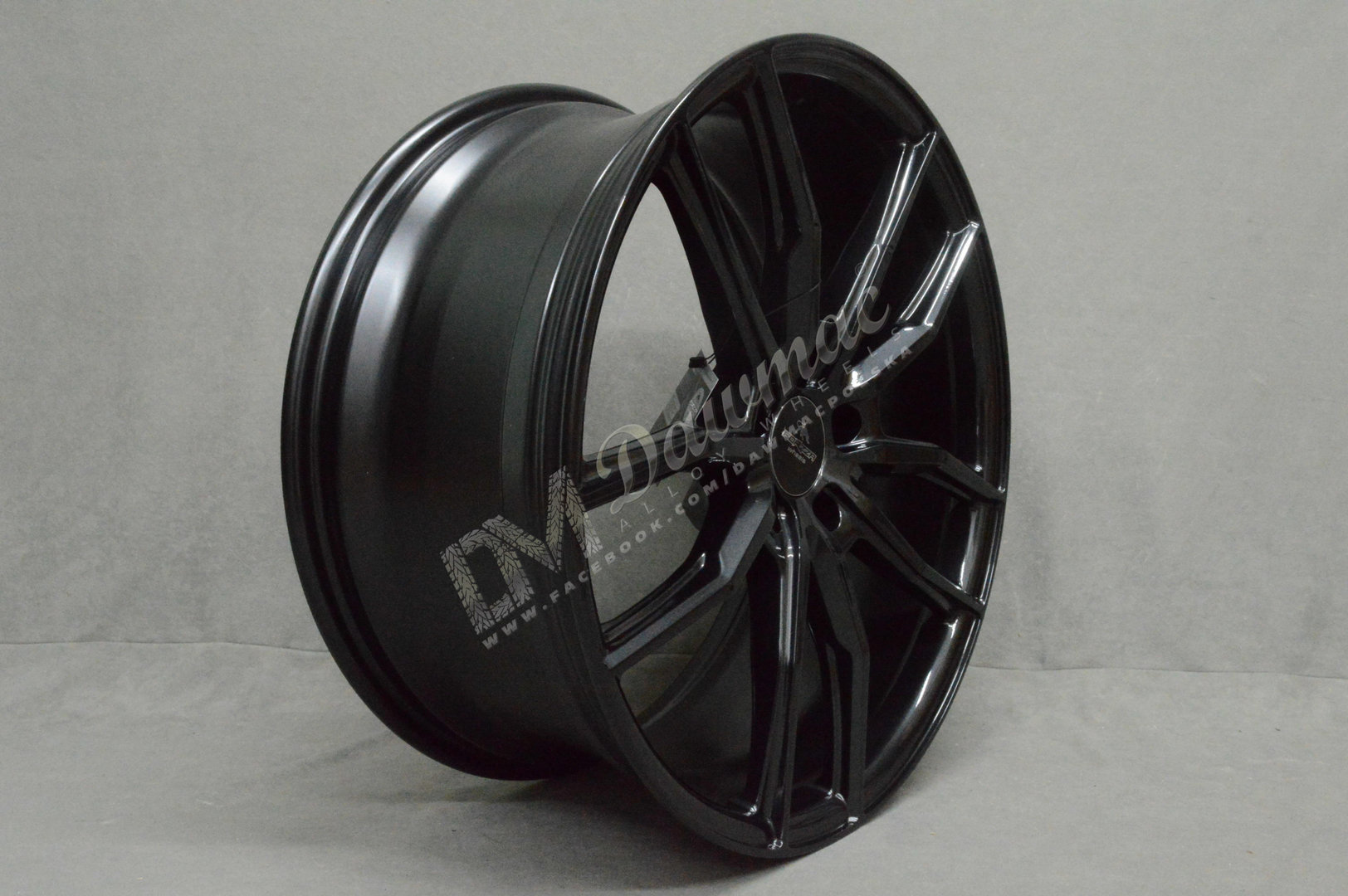 Forzza Sigma 18" 8J ET35 5x112 Black Magic - obrazek 4