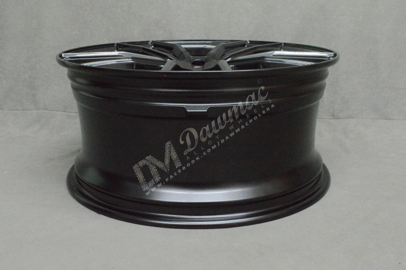 Forzza Sigma 18" 8J ET35 5x112 Black Magic - obrazek 7