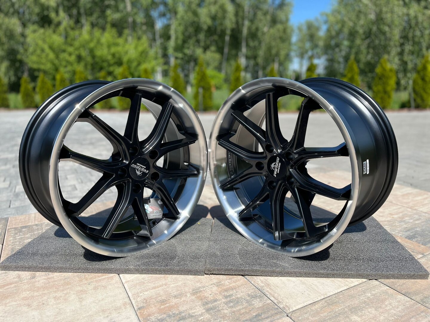 Forzza Storm 20" 9J ET25 + 10,5J ET40 5x112 Black Magic Lip Polished - obrazek 3