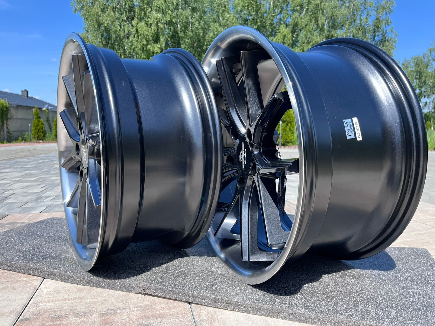 Forzza Storm 20" 9J ET25 + 10,5J ET40 5x112 Black Magic Lip Polished - obrazek 7