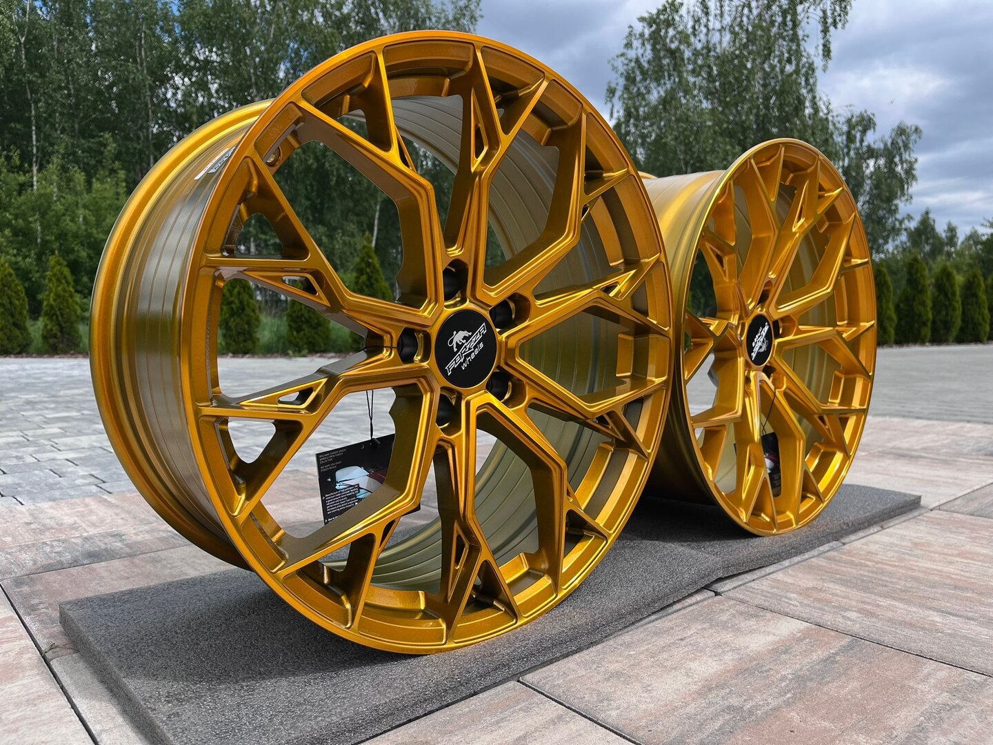 Forzza Titan 19" 8,5J ET32 + 9,5J ET38 5x120 Golden Amber - obrazek 3