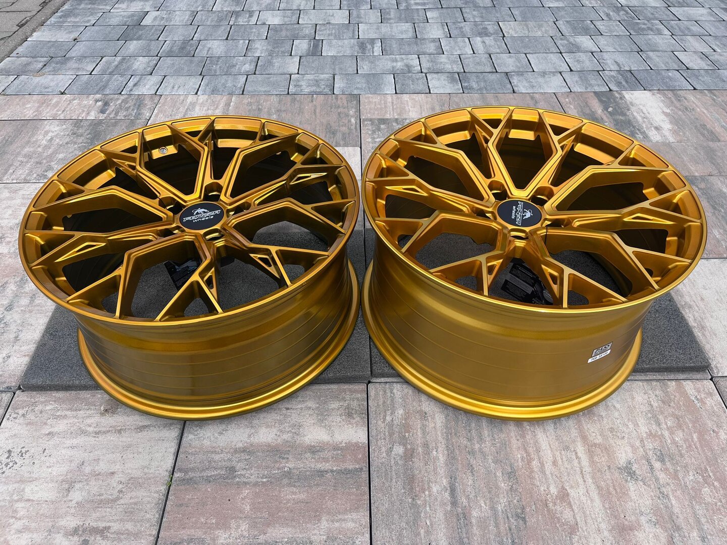 Forzza Titan 19" 8,5J ET32 + 9,5J ET38 5x120 Golden Amber - obrazek 8