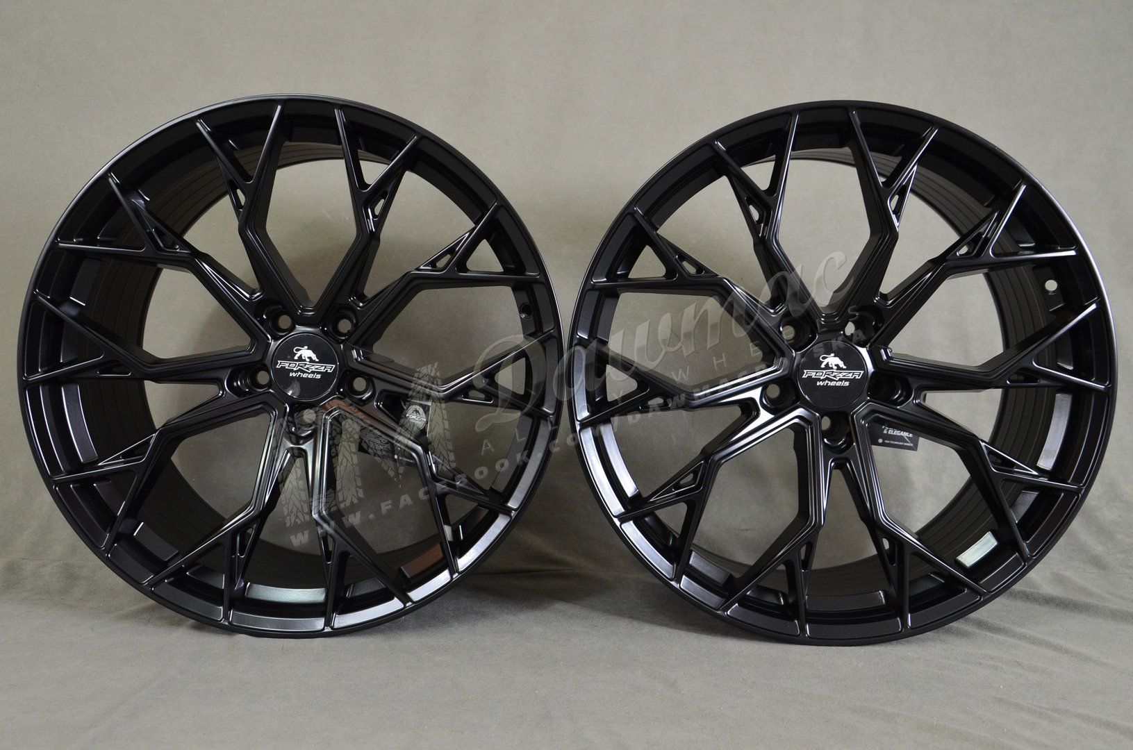 Forzza Titan 20" 9J ET32 + 10,5J ET37 5x120 Satin Black - obrazek 2
