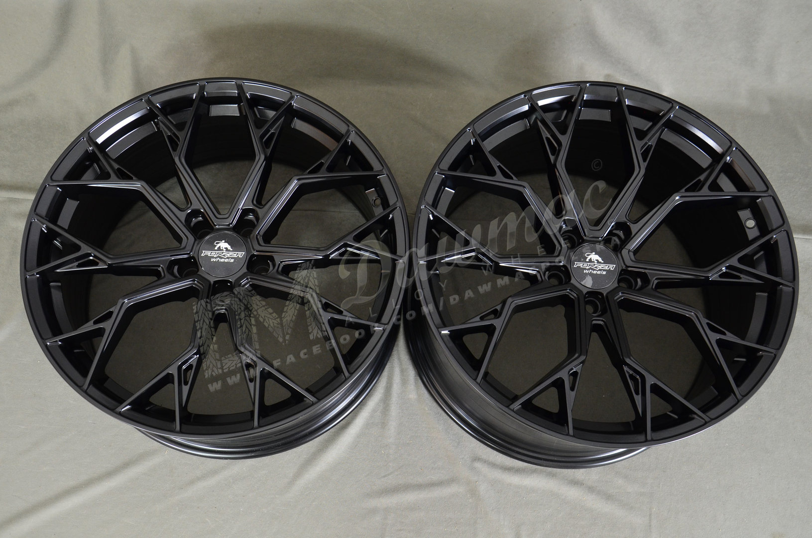 Forzza Titan 20" 9J ET32 + 10,5J ET37 5x120 Satin Black - obrazek 6