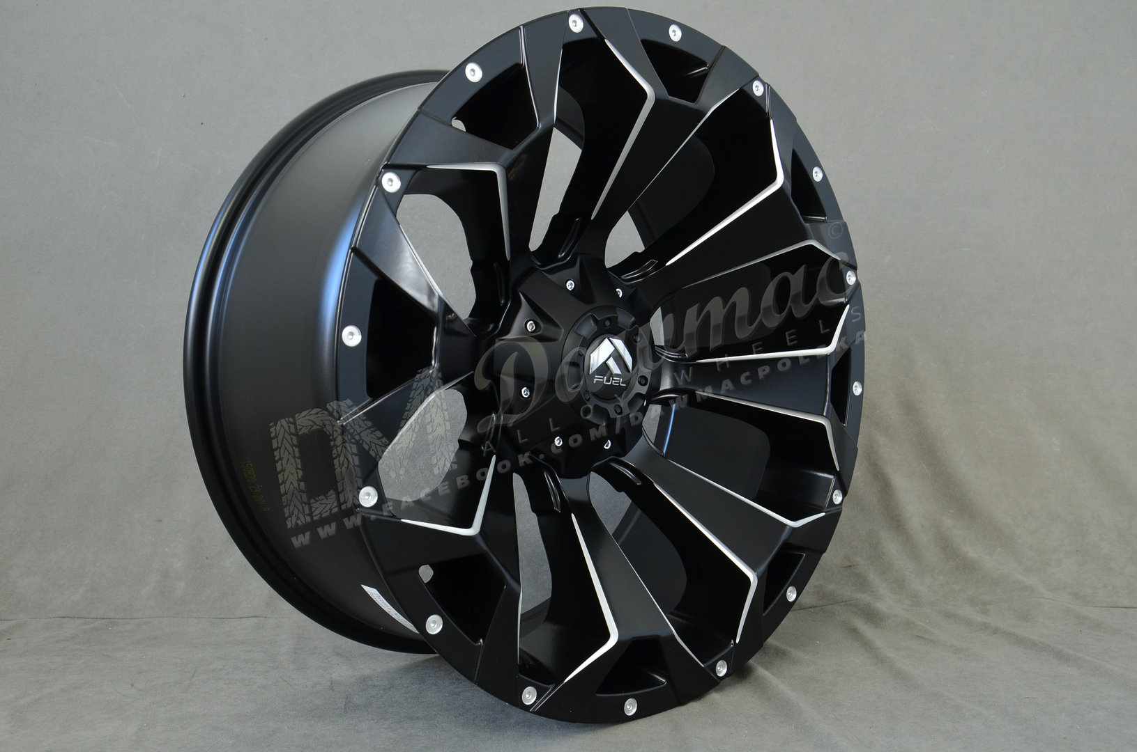 Fuel Assault 22" 10J ET-18 5x114,3/5x127 Matte Black Milled - obrazek 3