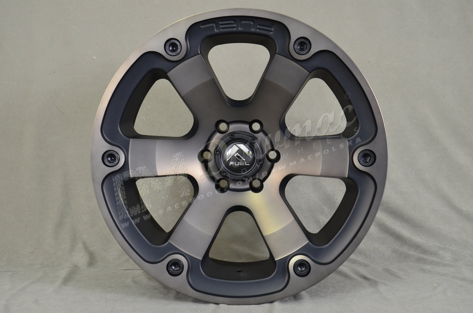 Fuel Beast 17" 9J ET20 6x139,7 Black with Machined Face and Double Dark Tint - obrazek 2