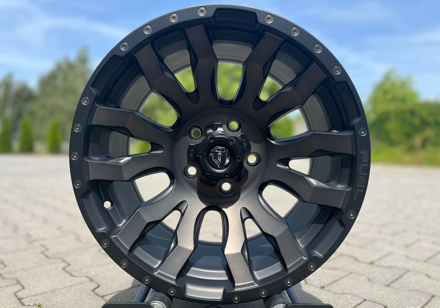 Fuel Blitz 17" 9J ET-12 5x127 Matte Black Double Dark Tint - obrazek 2