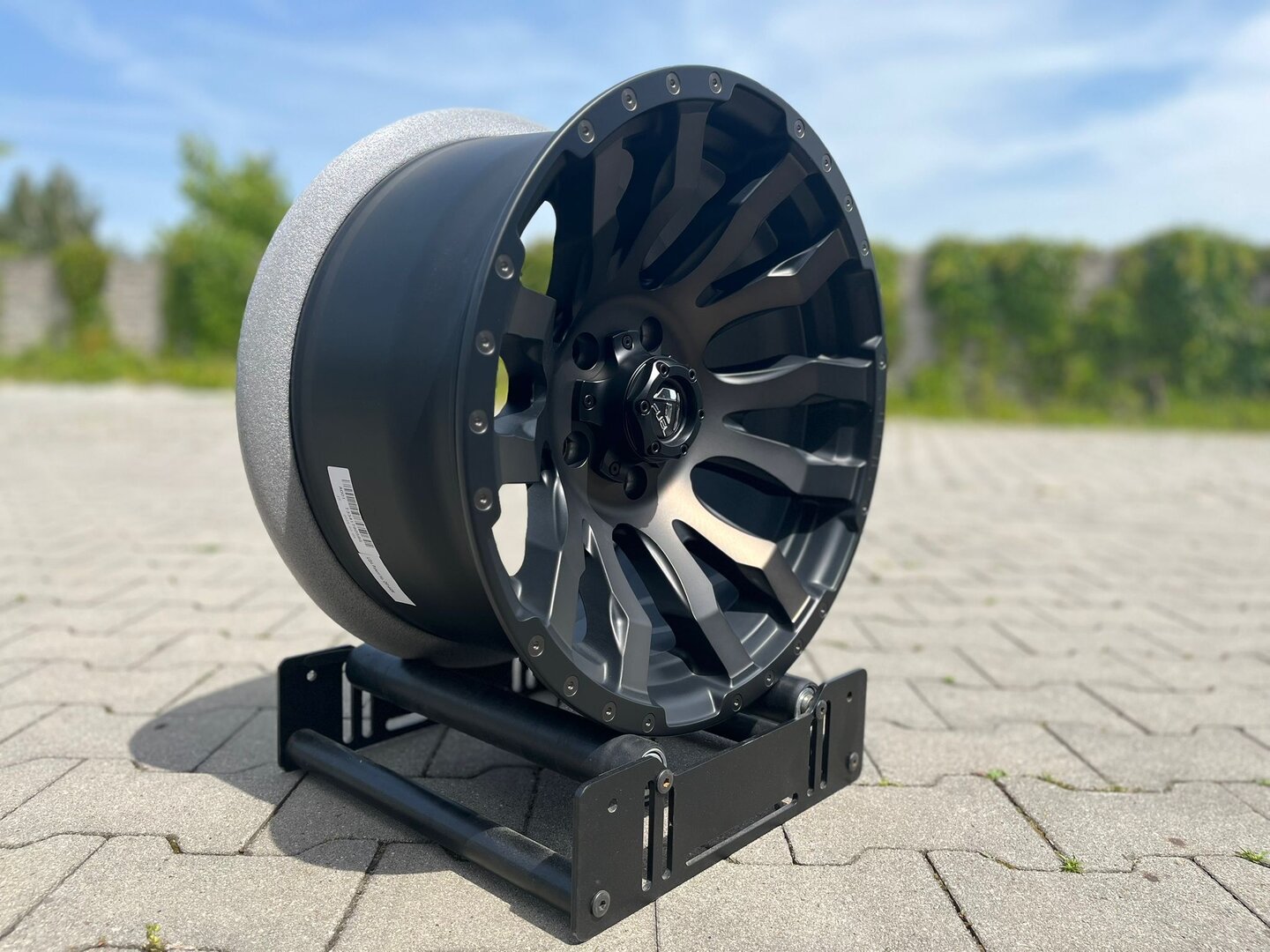 Fuel Blitz 17" 9J ET-12 5x127 Matte Black Double Dark Tint - obrazek 3