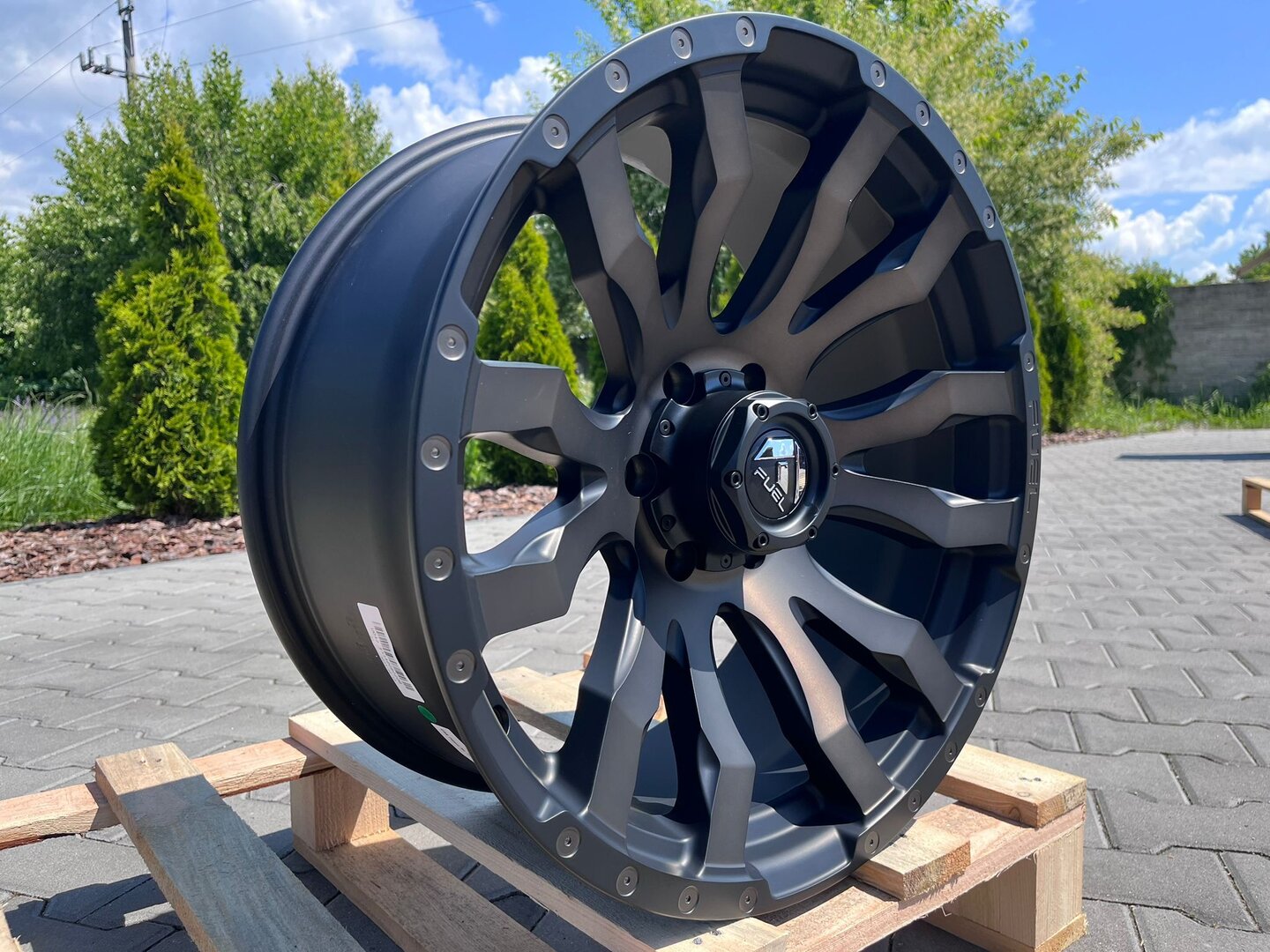 Fuel Blitz 20" 9J ET0 6x139,7 Matte Black Double Black Tint - obrazek 2