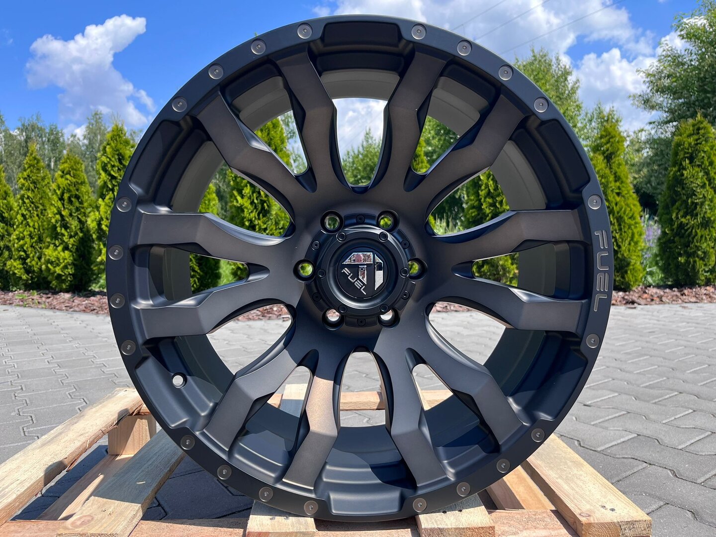 Fuel Blitz 20" 9J ET0 6x139,7 Matte Black Double Black Tint - obrazek 4