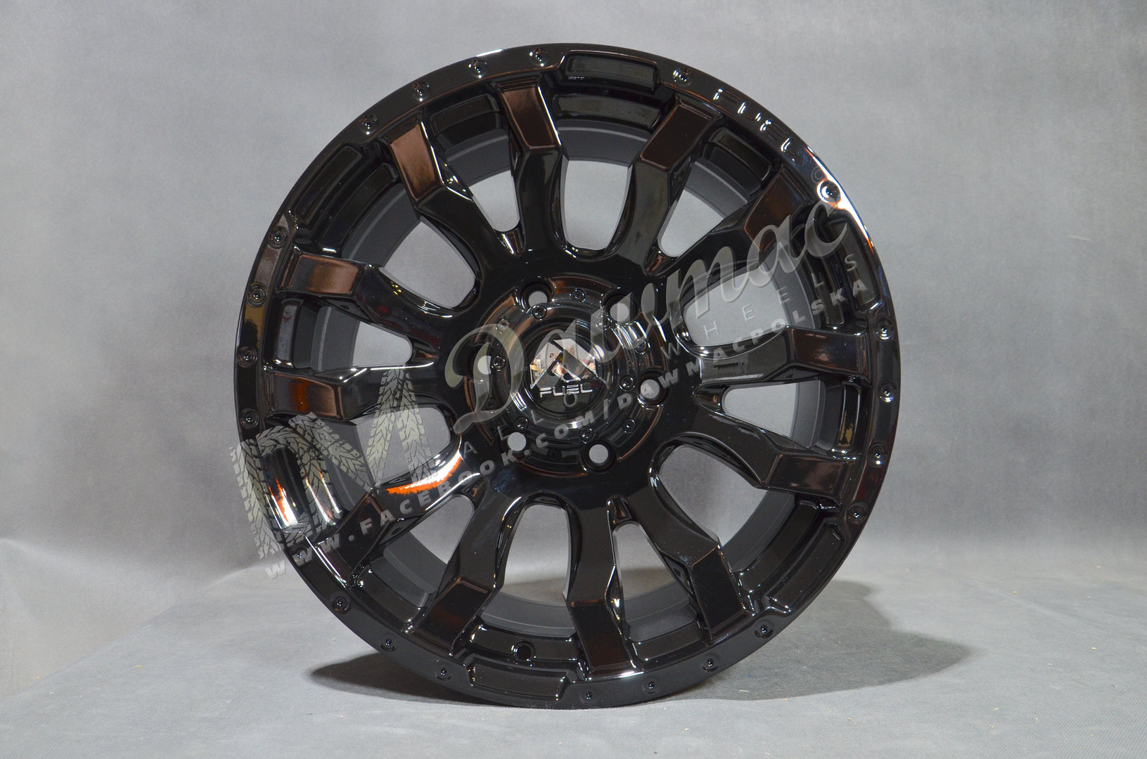 Fuel Blitz 22" 12J ET-44 6x139,7 Gloss Black - obrazek 2