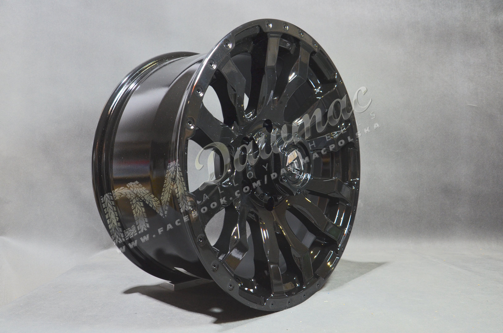 Fuel Blitz 22" 12J ET-44 6x139,7 Gloss Black - obrazek 3