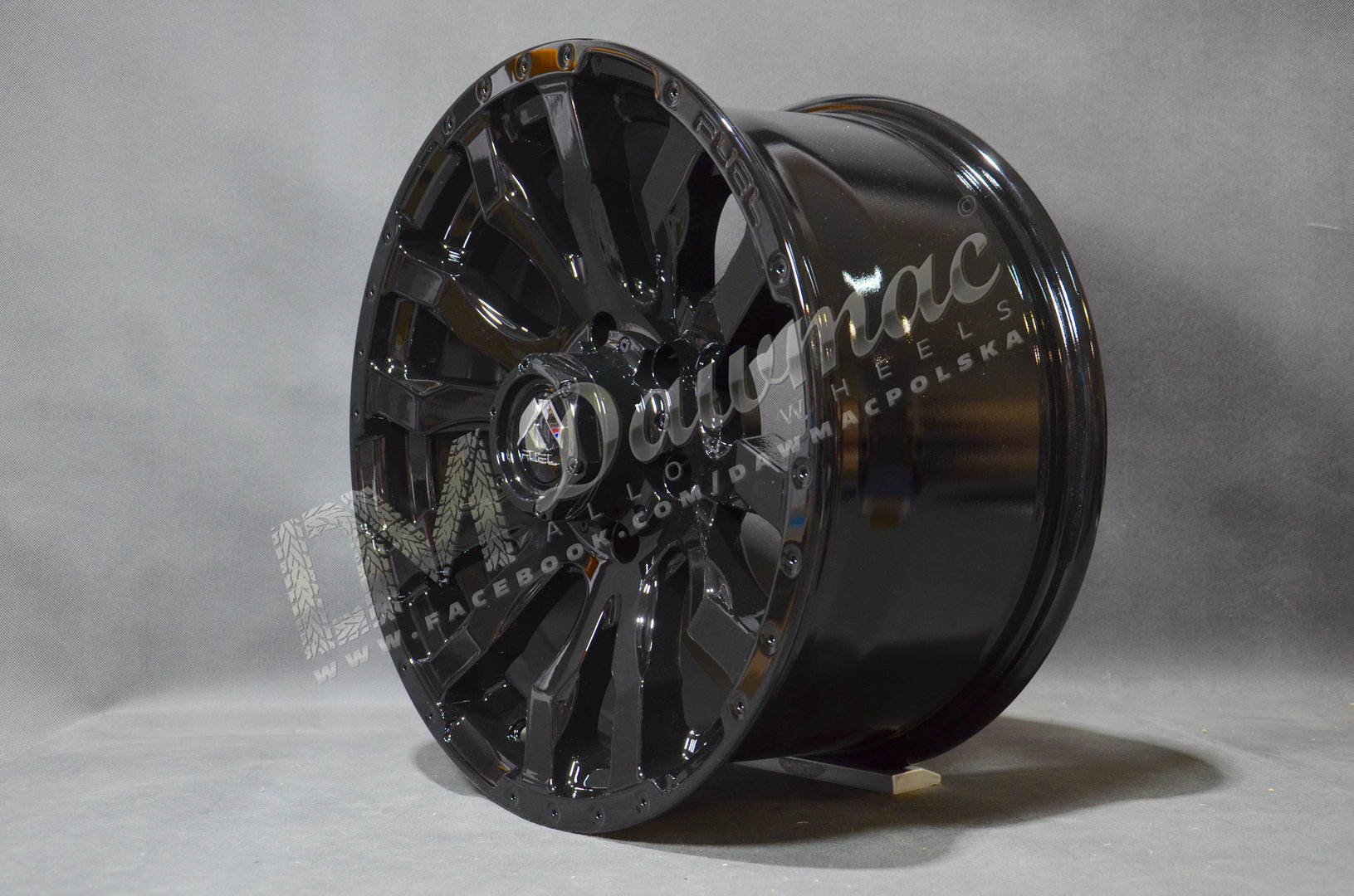 Fuel Blitz 22" 12J ET-44 6x139,7 Gloss Black - obrazek 4