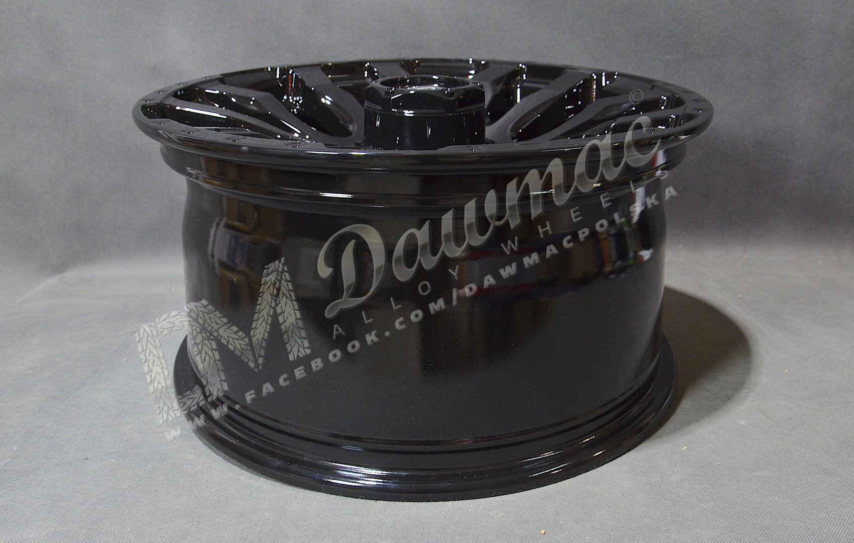 Fuel Blitz 22" 12J ET-44 6x139,7 Gloss Black - obrazek 6