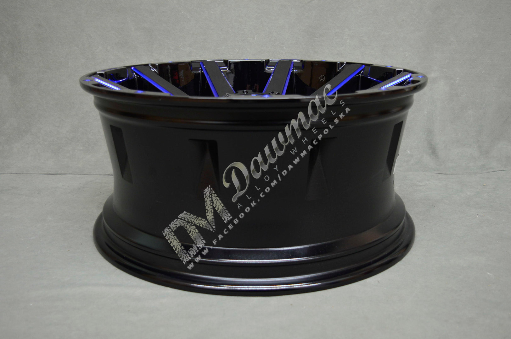 Fuel Contra 18" 9J ET1 6x135/6x139,7 Gloss Black Milled Blue - obrazek 7