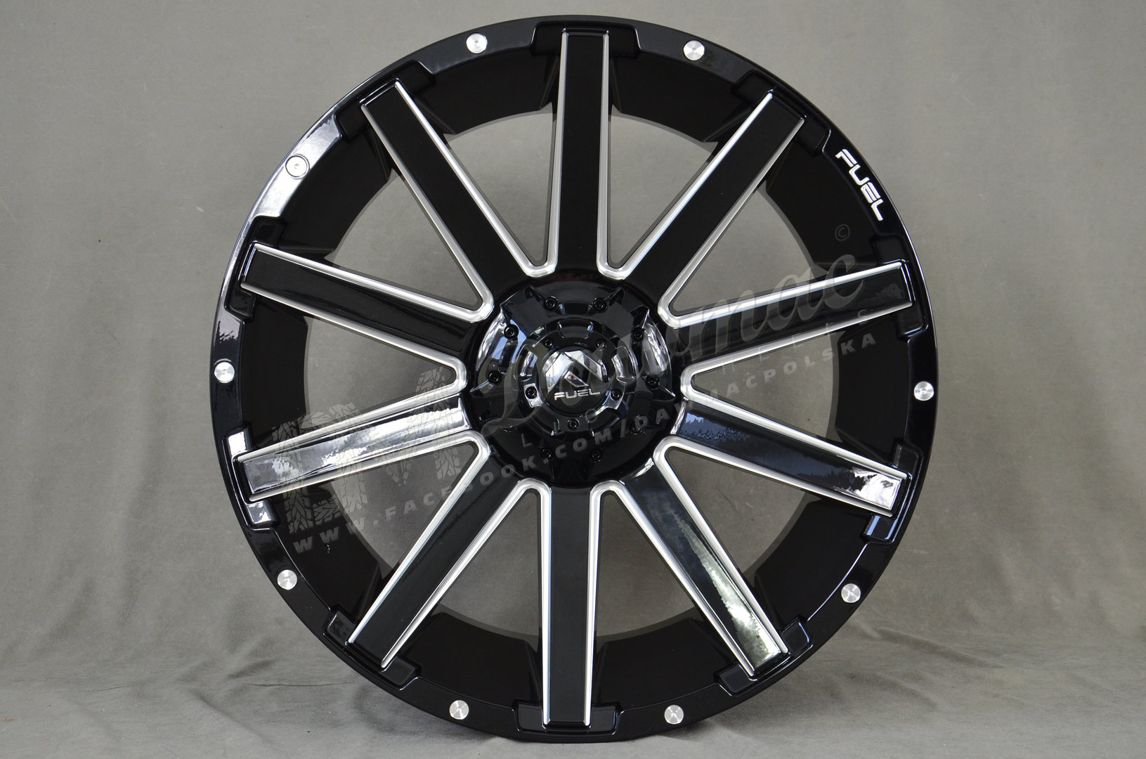 Fuel Contra 20" 10J ET-18 5x139,7/5x150 Gloss Black Milled - obrazek 2