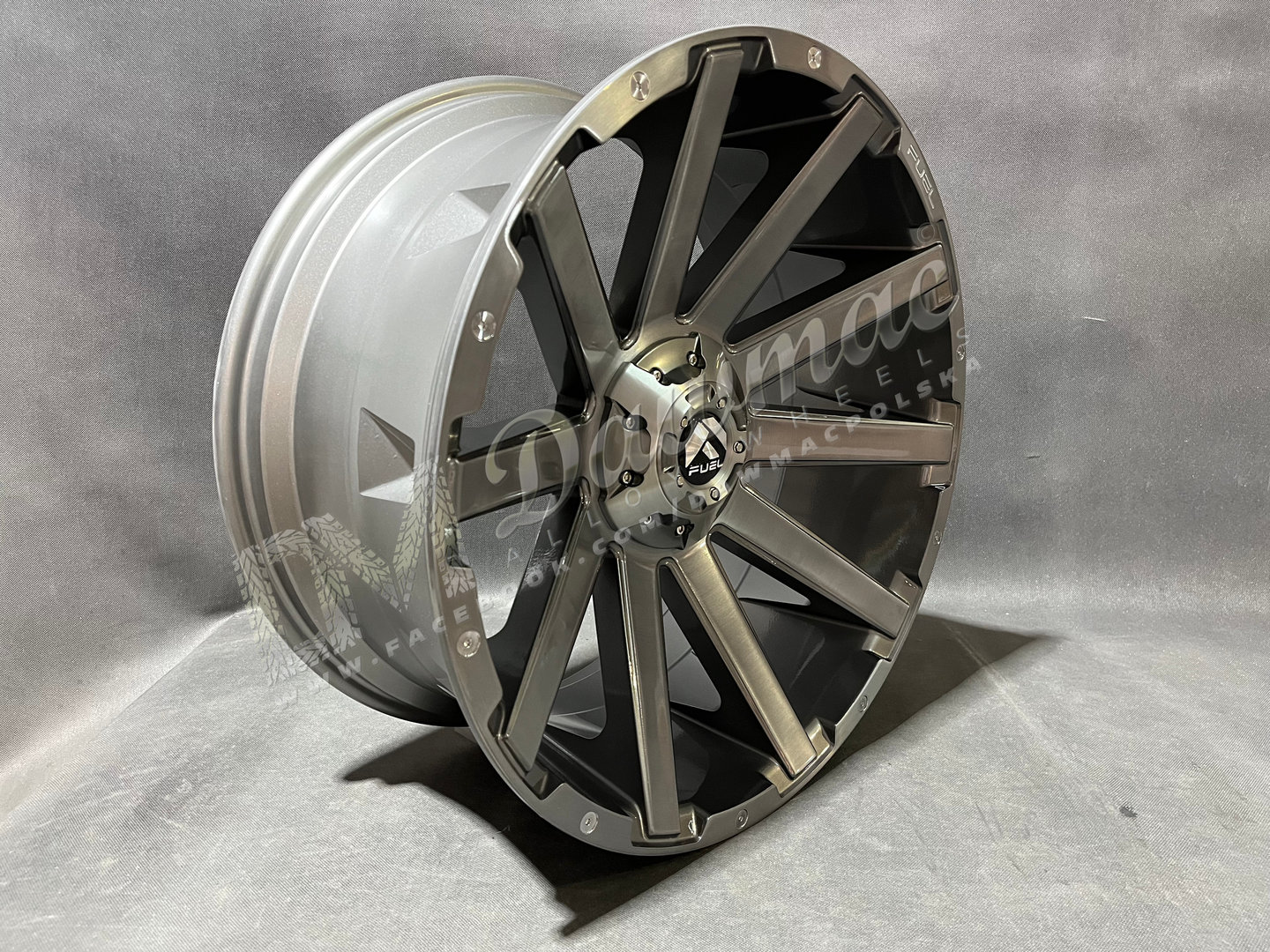 Fuel Contra 20" 10J ET-18 8x180 Brushed Gunmetal TInted Clear - obrazek 3