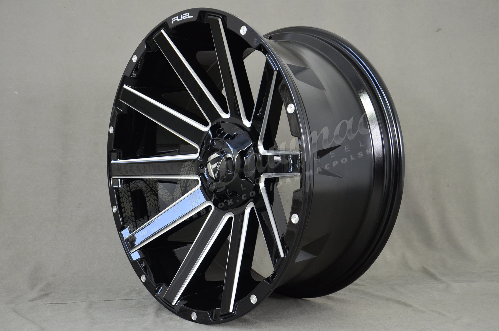 Fuel Contra 20" 10J ET-19 6x135/6x139,7 Gloss Black Milled - obrazek 3