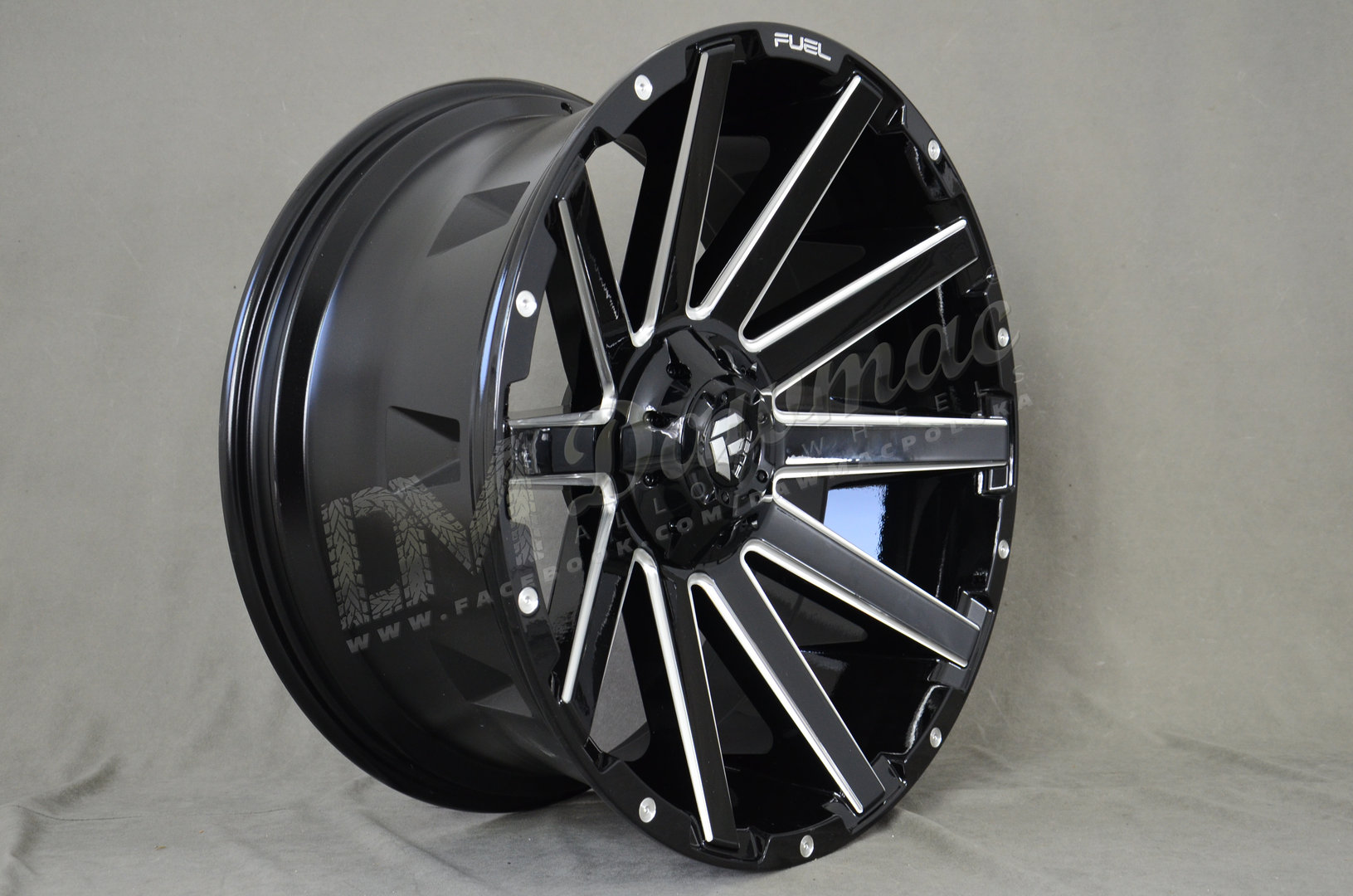 Fuel Contra 20" 9J ET1 6x135/6x139,7 Gloss Black Milled - obrazek 4
