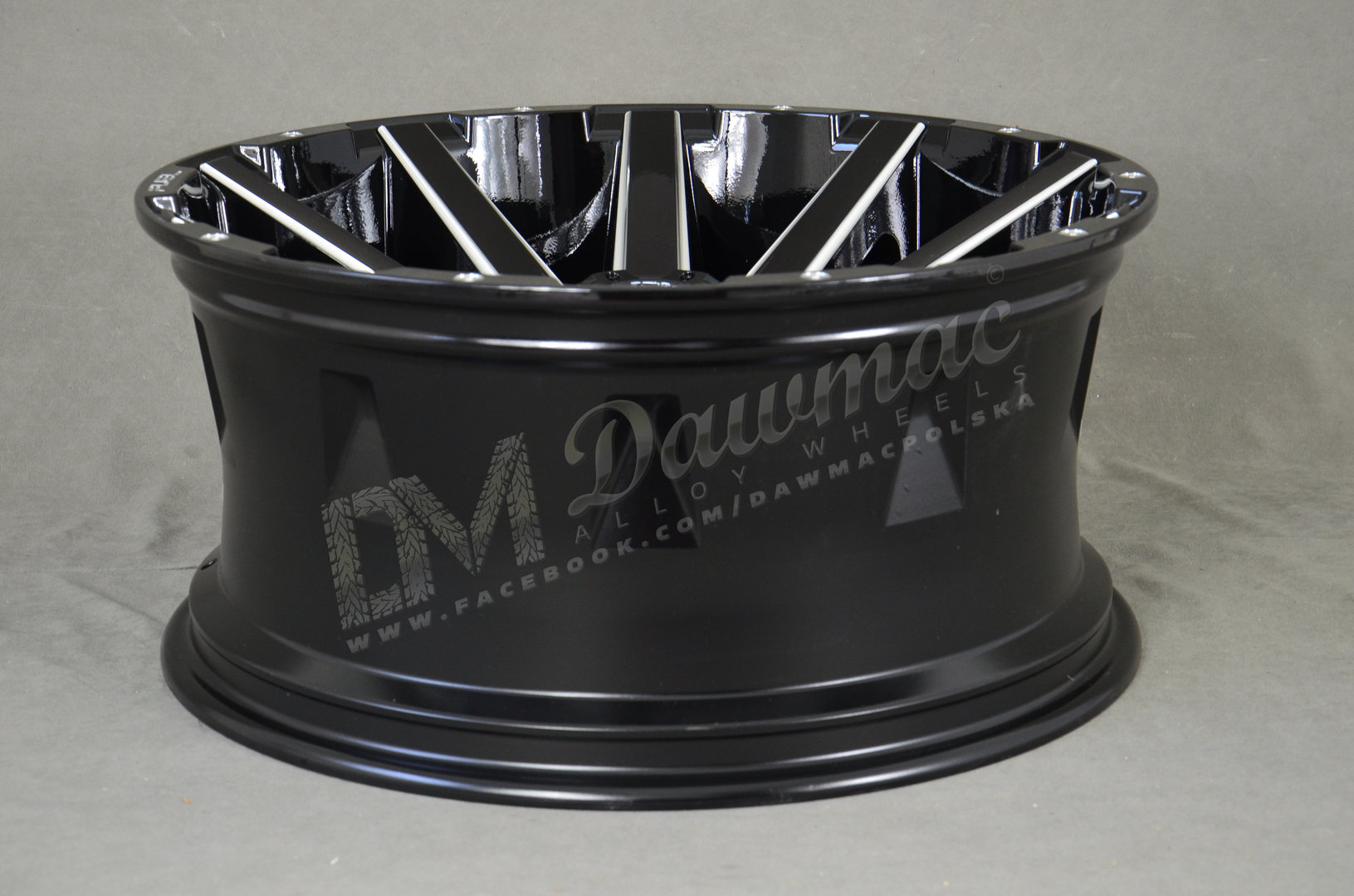 Fuel Contra 20" 9J ET1 6x135/6x139,7 Gloss Black Milled - obrazek 6