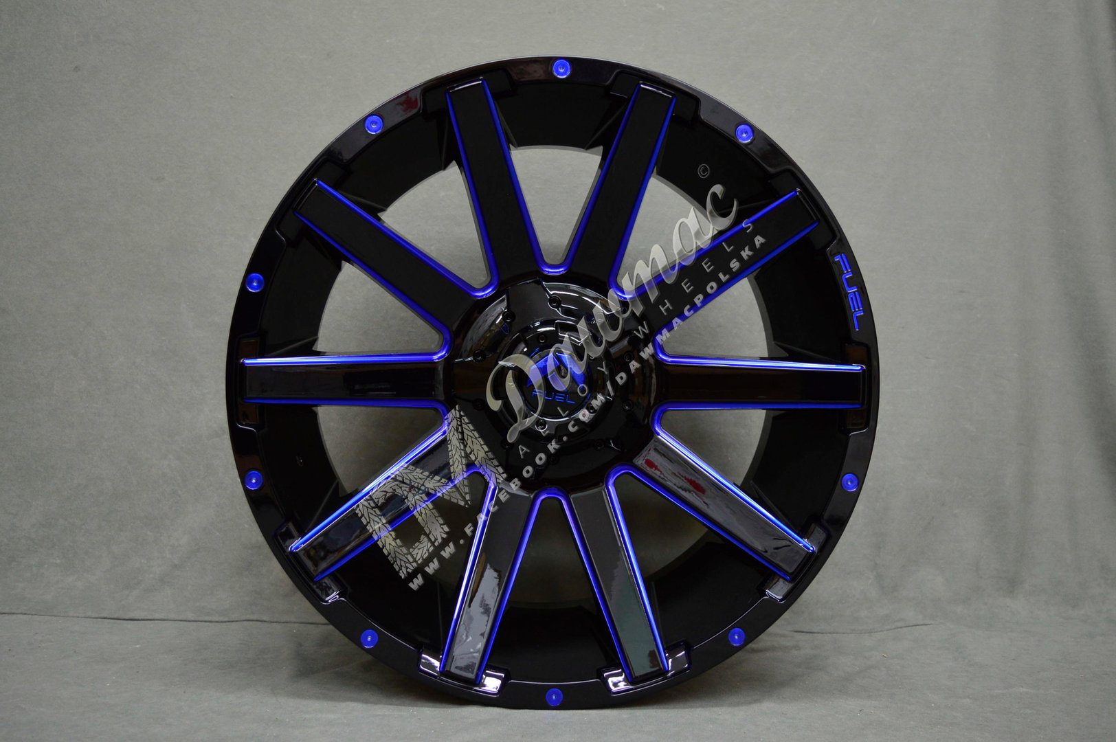 Fuel Contra 20" 9J ET2 6x135/6x139,7 Gloss Black Milled Blue - obrazek 2