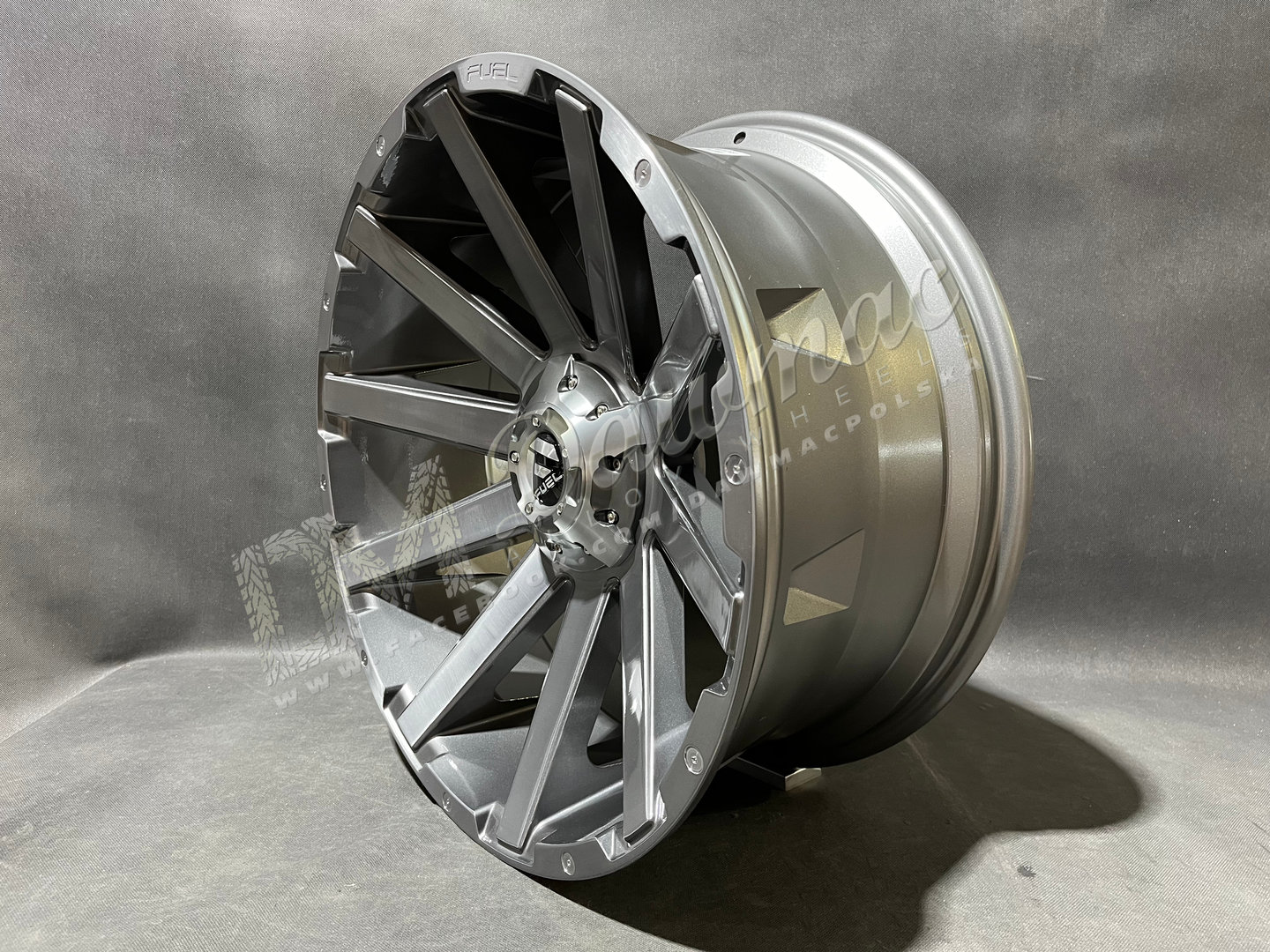 Fuel Contra 22" 12J ET-43 6x135/6x139,7 Brushed Gun Metal Tinted Clear - obrazek 4