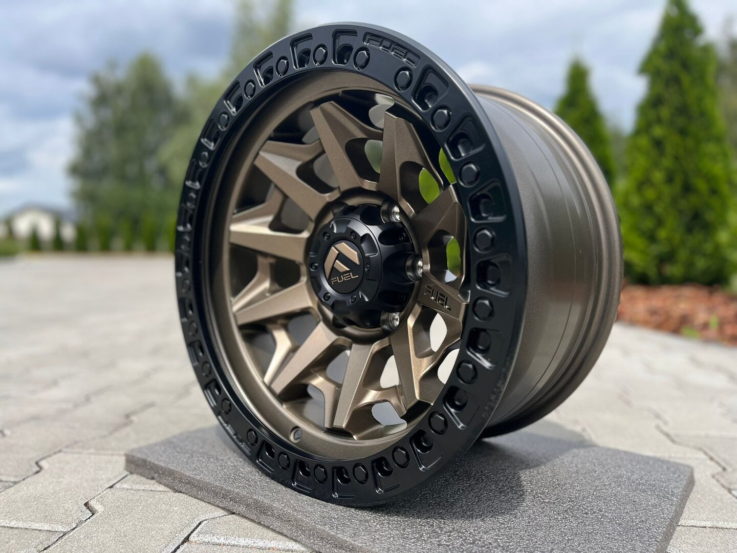 Fuel Covert 15" 8J ET-19 5x139,7 Matte Bronze Black Bead Ring - obrazek 4