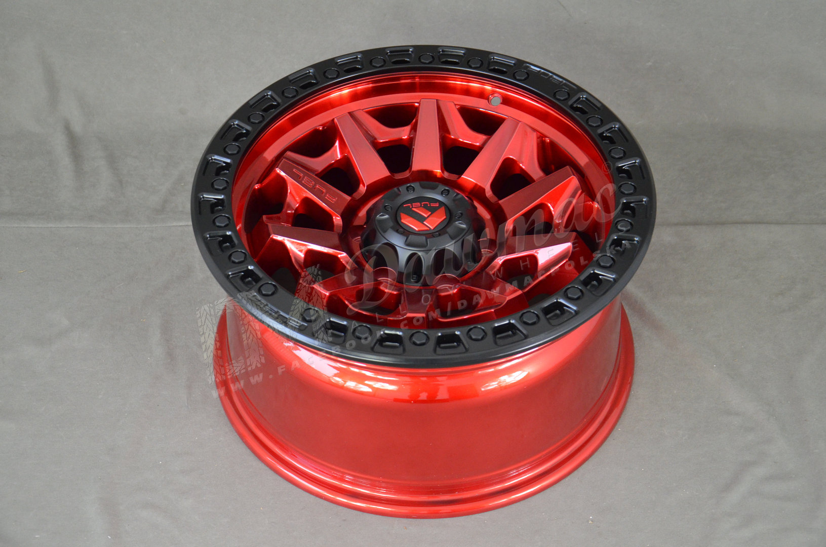 Fuel Covert 20" 9J ET1 6x139,7 Candy Red with Matte Black Ring - obrazek 5