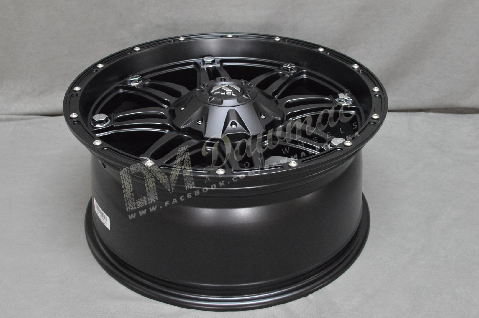 Fuel Hostage 20" 9J ET1 6x135/6x139,7 Matte Black - obrazek 6