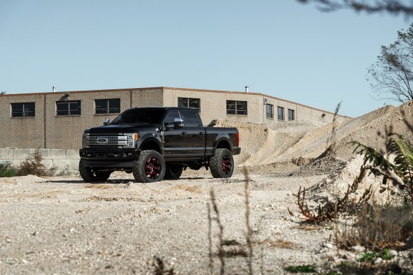 Fuel Reaction 22" 12J ET-44 6x135/6x139,7 Gloss Black with Candy Red - obrazek 7