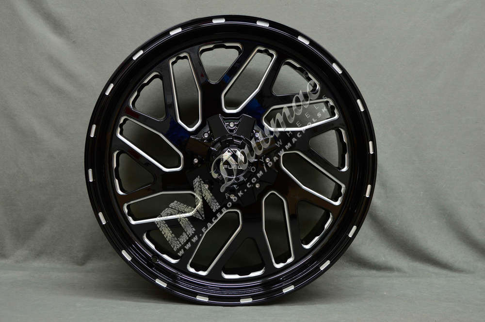 Fuel Triton 20" 10J ET-18 5x139,7/5x150 Black Gloss Milled