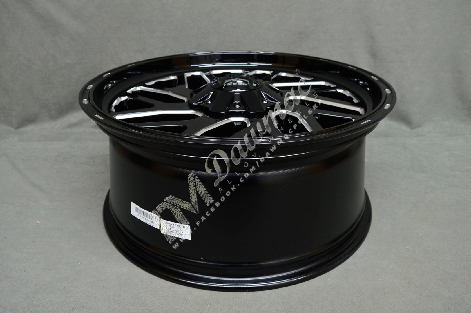 Fuel Triton 22" 9,5J ET20 6x135/6x139,7 Black Gloss Milled - obrazek 6