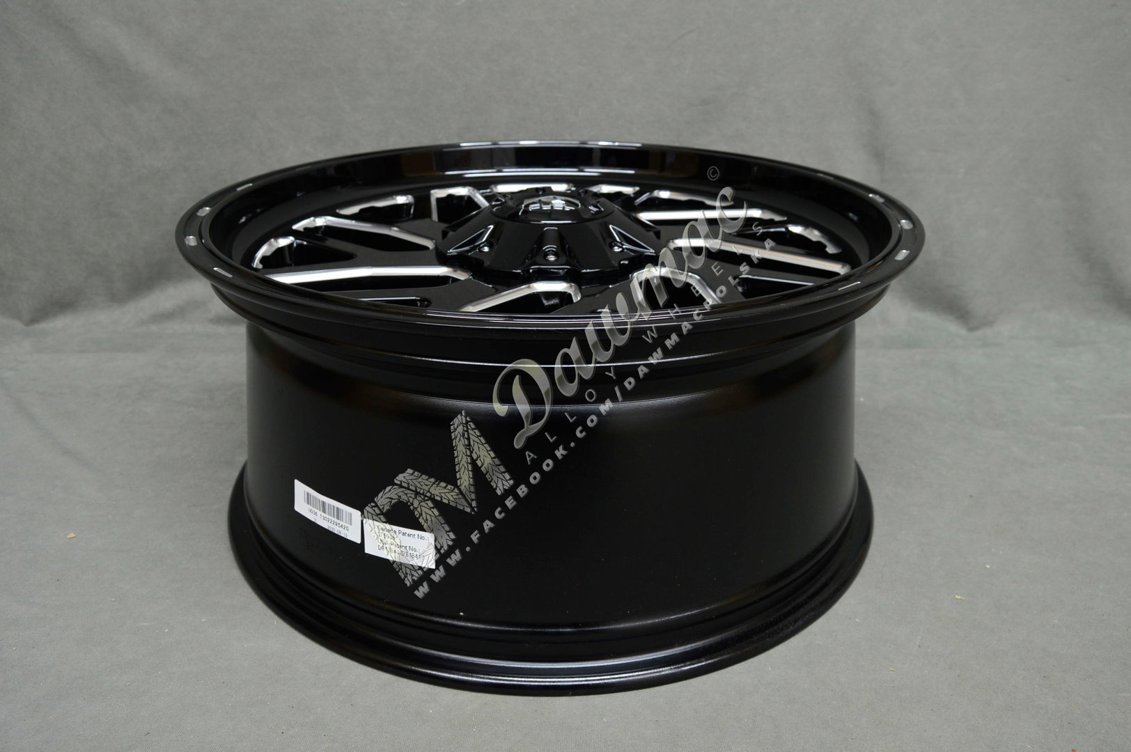 Fuel Triton 22" 9,5J ET20 6x135/6x139,7 Black Gloss Milled - obrazek 7