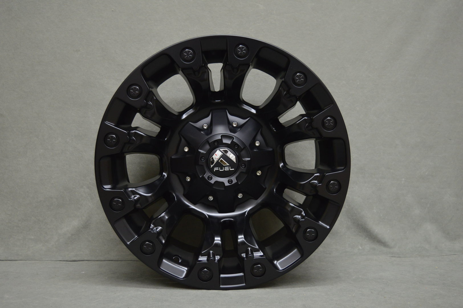 Fuel Vapor 18" 9J ET20 5x139,7/5x150 Matte Black - obrazek 2