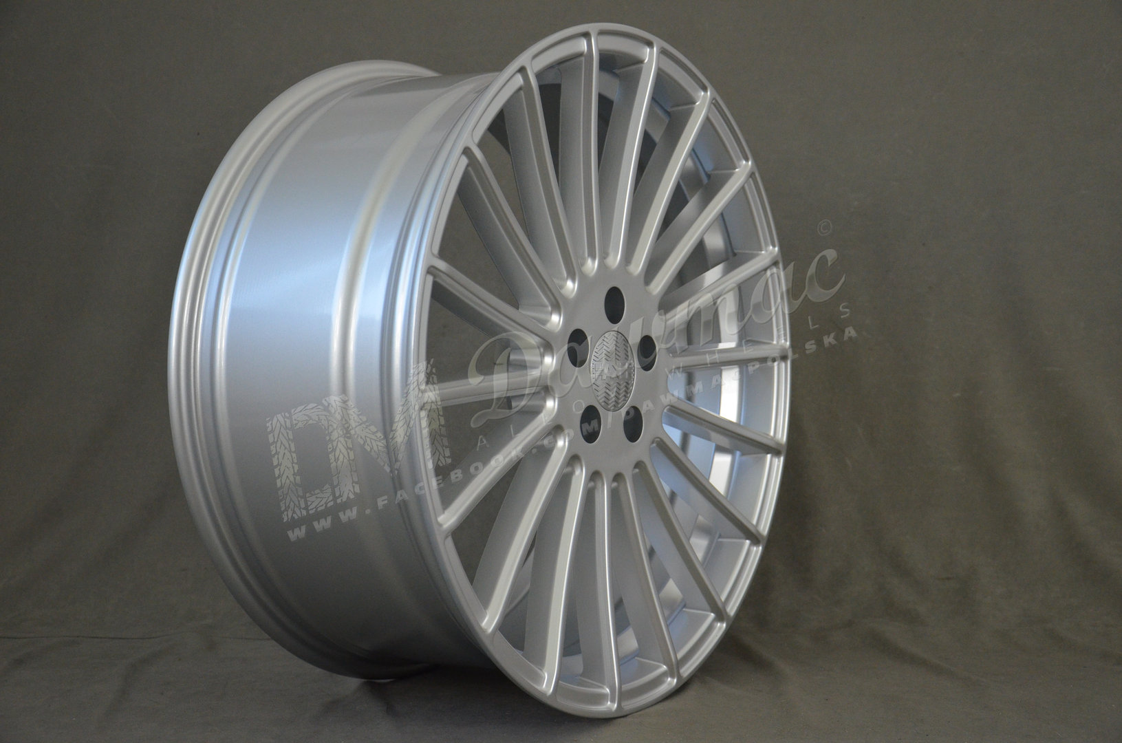 Haxer HX010 20" 8,5J ET25 + 10,5J ET40 5x112 Silver - obrazek 4