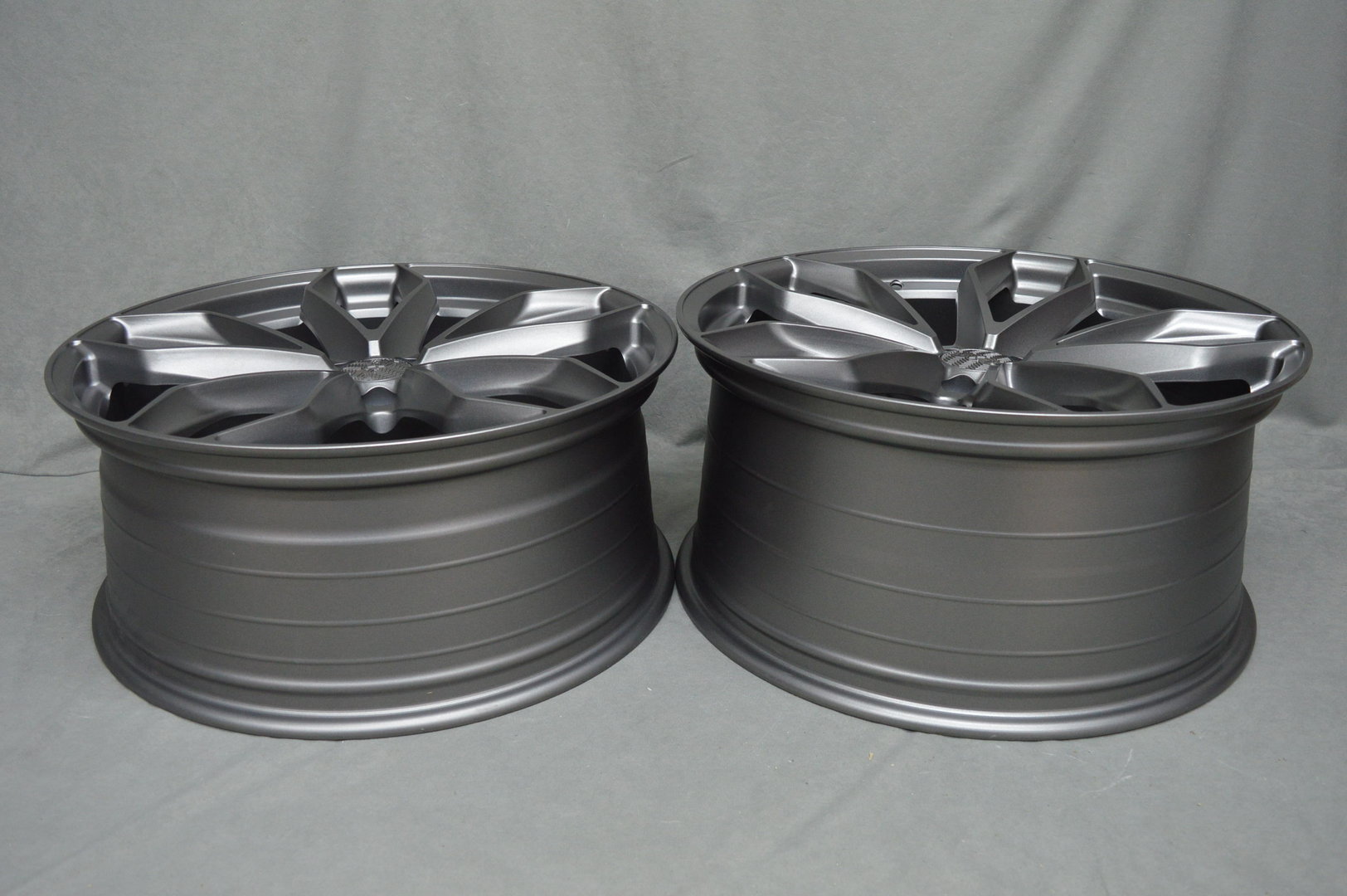 Haxer HX021 21'' 9J ET30 + 10J ET38 5x112 Graphite Half Matt - obrazek 7