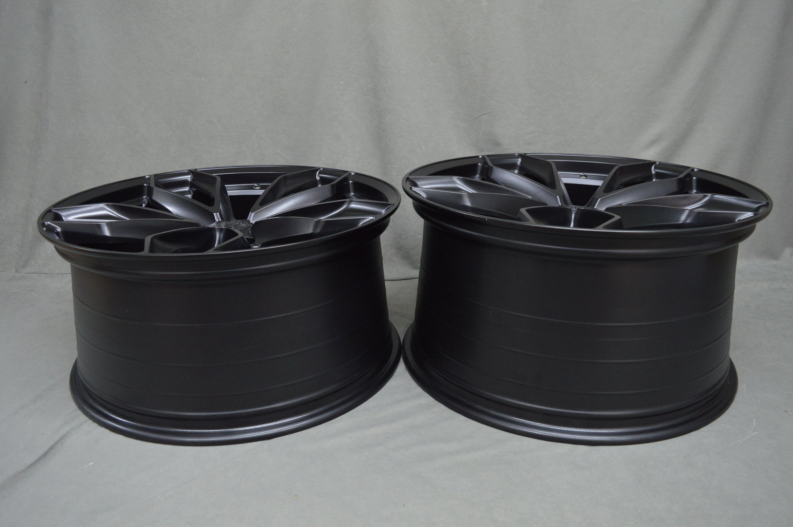 Haxer HX021 21" 9J ET30 + 10J ET46 5x112 Black Half Matt - obrazek 7