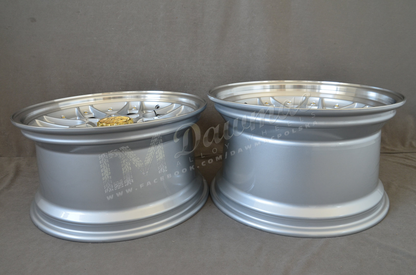 Haxer HX025 18" 8J ET30 + 9J ET35 5x112 Silver with Gold Rivets and Gold Cap - obrazek 7