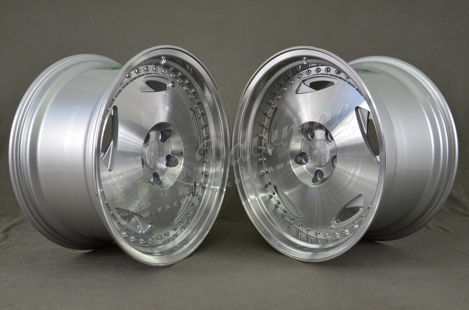 Haxer HX029 18" 9J ET22 + 10J ET22 5x112 Machined Silver - obrazek 3